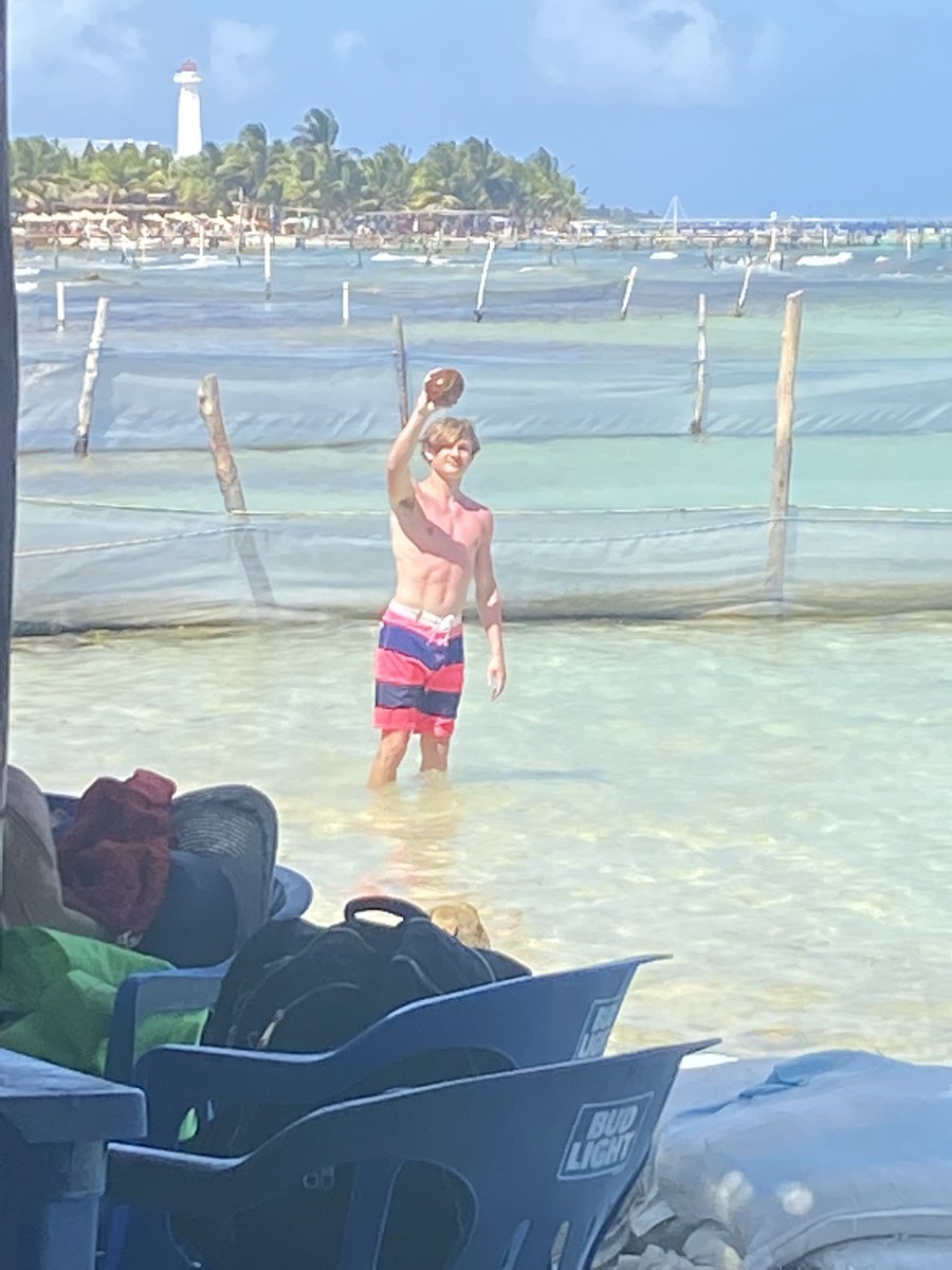 DeckerKaylor's tweet photo. Spring break stop 1…Costa Maya https://t.co/Ryf84he19A