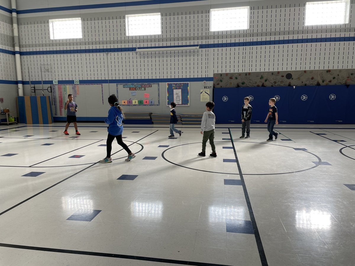 HarringtonPasar's tweet photo. Students having fun in the gym! https://t.co/ElhDsBDACG