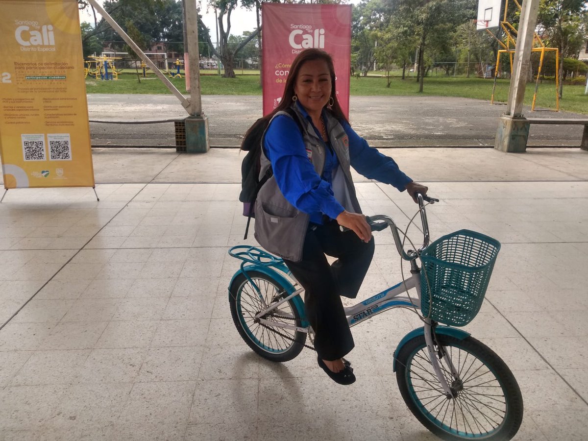 RoyAlejandroB's tweet image. Día 4️⃣: Cada día son más los #Caleños que se suman al reto. #Hoy Luz Edith Fuentes edil de la #comuna19 llego al encuentro ciudadano de la localidad 3 a bordo de su bicicleta. ¿Y tú que esperas para unirte?
@AlcaldiaDeCali
#30diasenbici #MovilidadSostenible