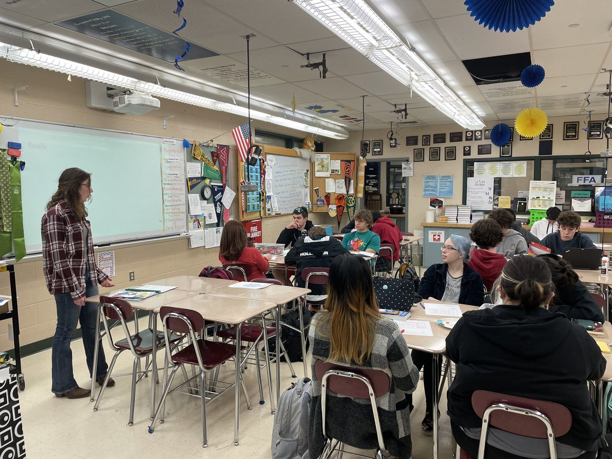DJR_131's tweet photo. Today we had Lexi H. teach her lesson on Food Science for the PSU LEAD Society’s #TeachAg Essay Contest! 💚💚💚
Lexi planned and delivered an interactive lesson and taught our #AnSci class the basics of FATMAN and how to use a triangle test. Great job Lexi 👏🏼 👏🏼👏🏼! https://t.co/nY3rIM6oGw