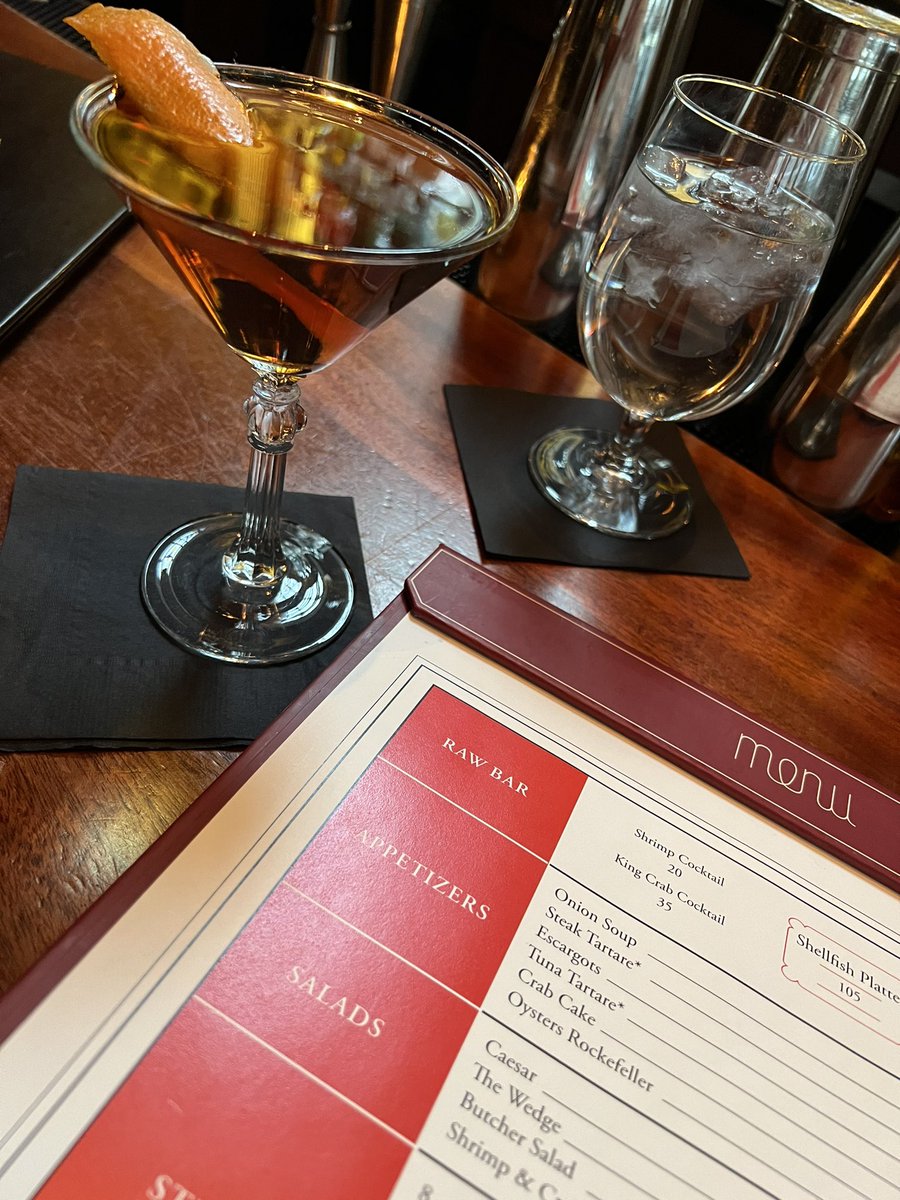 nicholasgprieur's tweet photo. Every conference I go to I have to have one nice dinner before I eat powerbars for three days. Lol. @StarrRestaurant #butcherandsinger #manhattan #HappyMonday https://t.co/AZytVGeag5