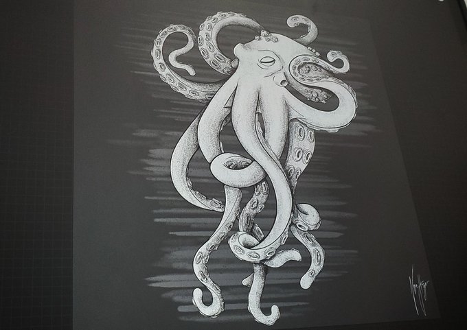 Debating whether or not I want to colour/shade in a different style for shits and giggles.. 🤔🤔 https://t