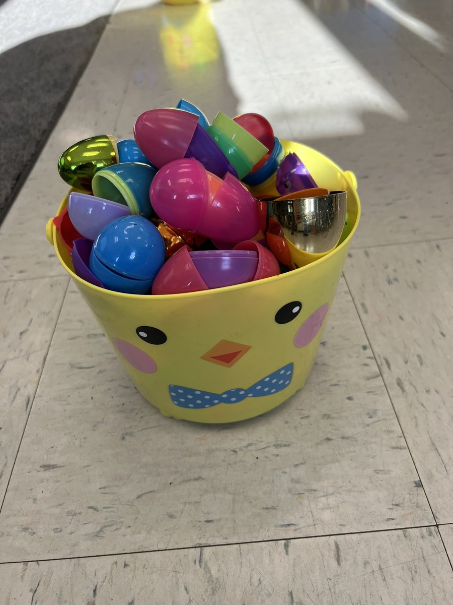 DeniseGertz's tweet photo. STREAM Day at my school- I was in charge of “E” / engineering. I challenged the students to create a tower out of plastic eggs and play-dough to hold a peep. I had 80+ students come through my class. #streameducation #engineeringintheclassroom #eggtower #springthemed #teacherlife https://t.co/fbYEkpOQgj