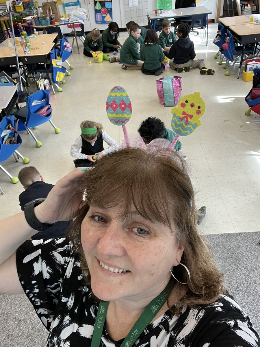 DeniseGertz's tweet photo. STREAM Day at my school- I was in charge of “E” / engineering. I challenged the students to create a tower out of plastic eggs and play-dough to hold a peep. I had 80+ students come through my class. #streameducation #engineeringintheclassroom #eggtower #springthemed #teacherlife https://t.co/fbYEkpOQgj