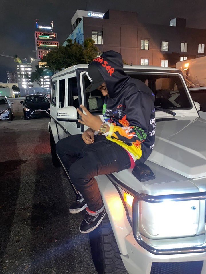 checkchaserls's tweet photo. Chasing as one just get fly different ๐ฅ client cams for the feed ๐ https://t.co/2VKVyxsu11 #clothingbrand #hoodie #checkchaser https://t.co/XRhvySRWJk