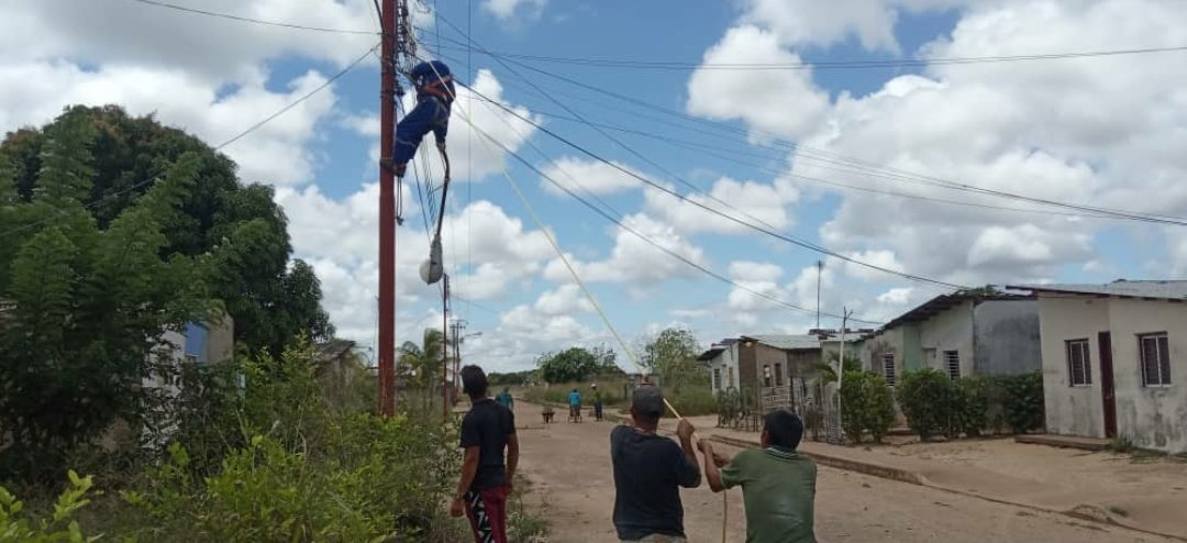 RESPUESTAS RÁPIDAS Y OPORTUNAS 🌟

Así culminó el trabajo de iluminación en el sector la Lagunita, bajo orientaciones de la alcaldesa revolucionaria Carmen Tillero.
Dando respuestas seguimos Sin Cansancio ni Descanso porque ¡Vamos X MÁS!
<a href="/WBenavides_MRT/">Williams Benavides</a>
<a href="/ErnestoLunaPsuv/">Ernesto Luna G.</a>