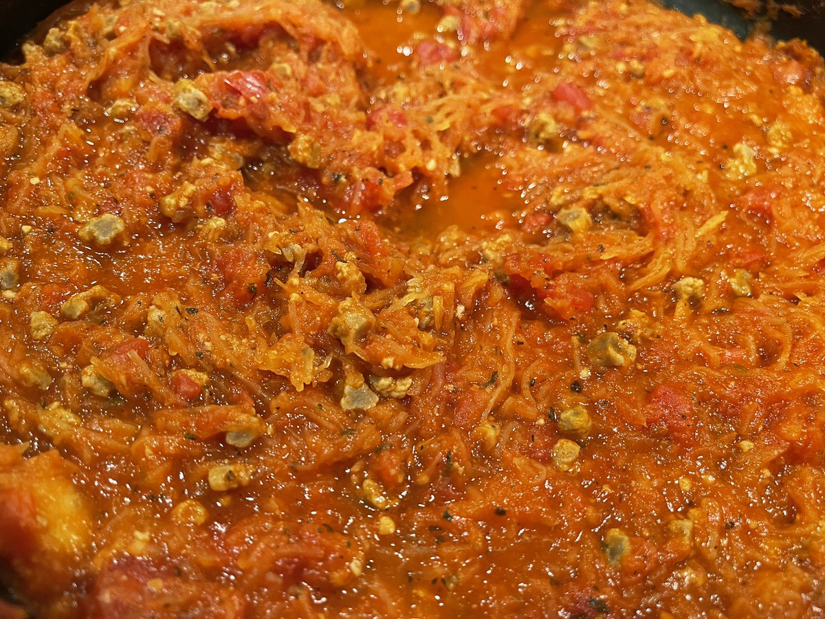 MALONGXSX's tweet photo. Meatless Monday. No recipe to follow. Just me and my taste buds. It’s true what they say. Be sure to taste as you cook. I ended up adding additional spices along the way. #the_agile_chief #meatlessmonday https://t.co/Dt5oHC9lOY