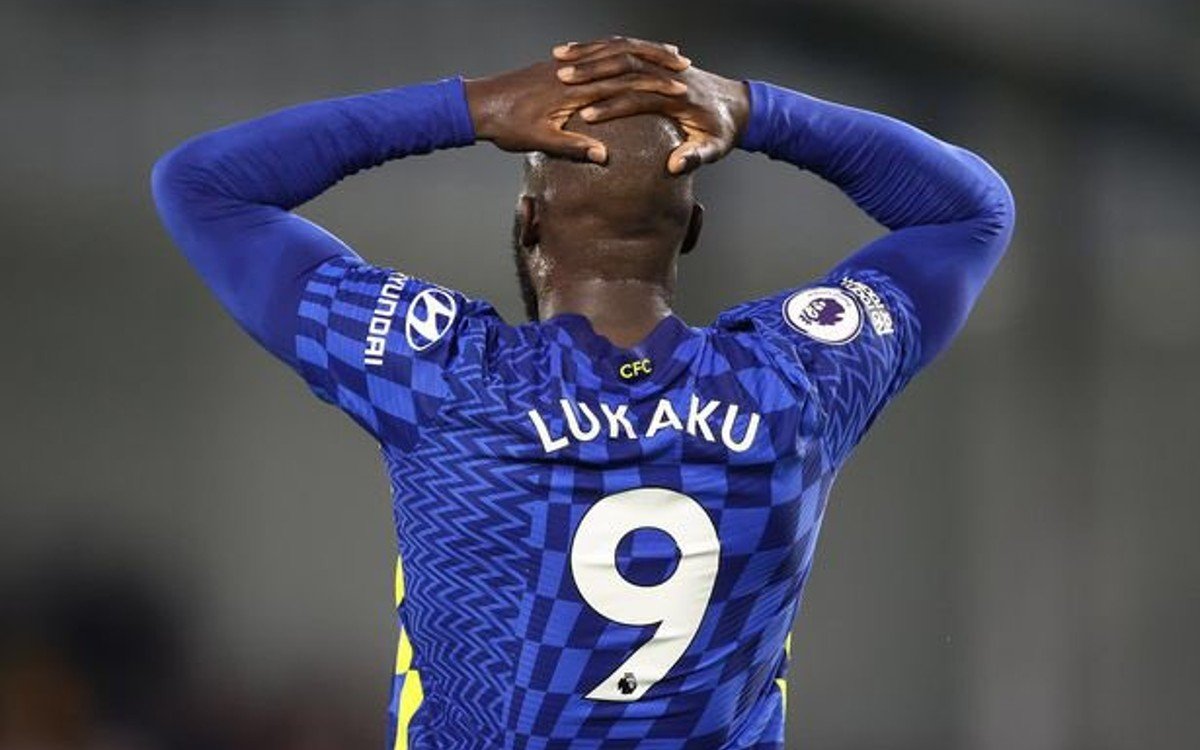 Mercado_Ingles's tweet photo. La directiva del Chelsea, le ha pedido a Romelu Lukaku (28) que busque un nuevo club para la próxima temporada. [Sky Sports] https://t.co/ZKRg552nNJ