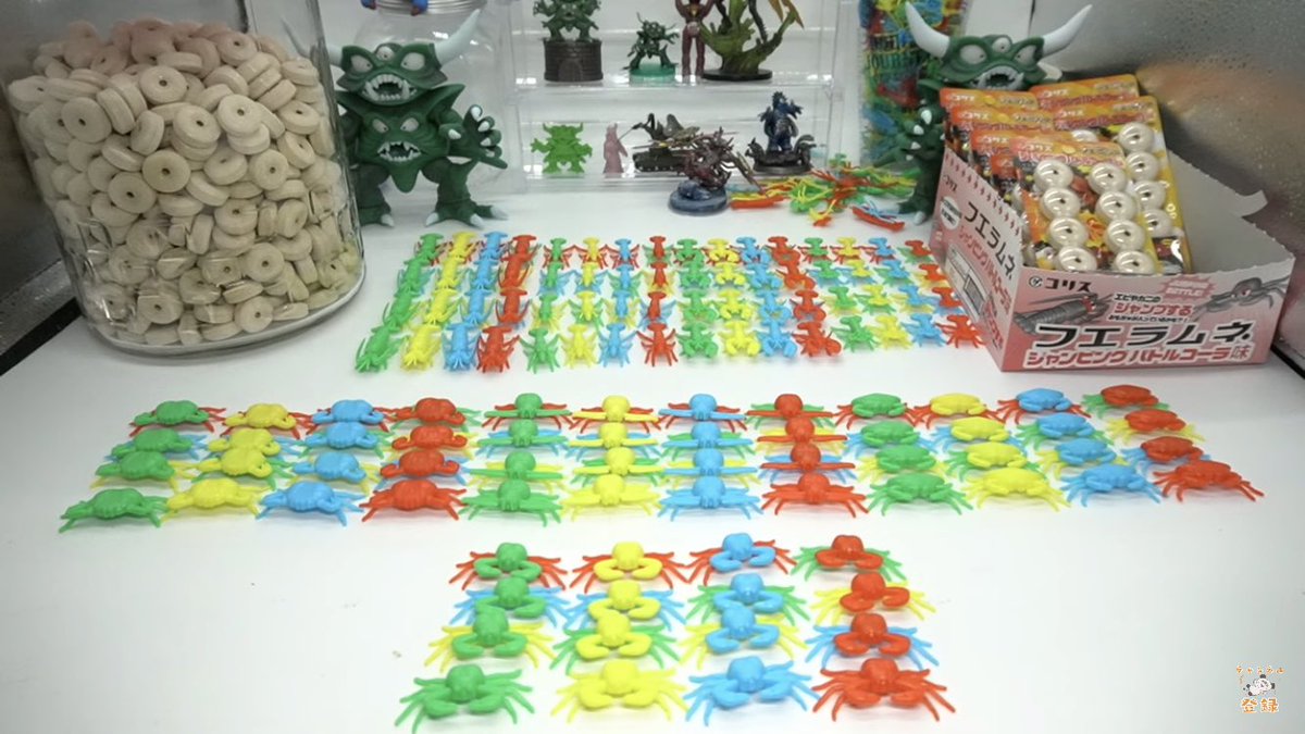 EIKIDAISUKI's tweet photo. ytwさん1年かけてフエラムネのおもちゃ系128種をあつめたのか、本当におめでとうございます!
みんなこの人のガチャ開封動画とかめちゃくちゃおもしろいからぜひ見て見てください! #ytw https://t.co/YrtPTyGd0k