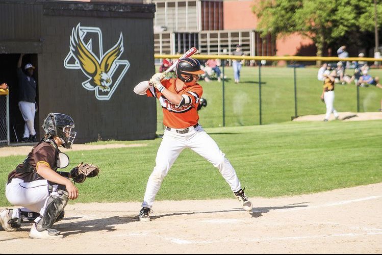 drewrc24's tweet photo. I’m excited to announce that I have committed to continue my academic and baseball career at Wartburg College. Huge thanks to my family, coaches, and friends that have helped me get to this point. Go Knights! @_FHSBaseball @FgtnLegion189 @WartbrgBaseball https://t.co/Kkqz45bYTf