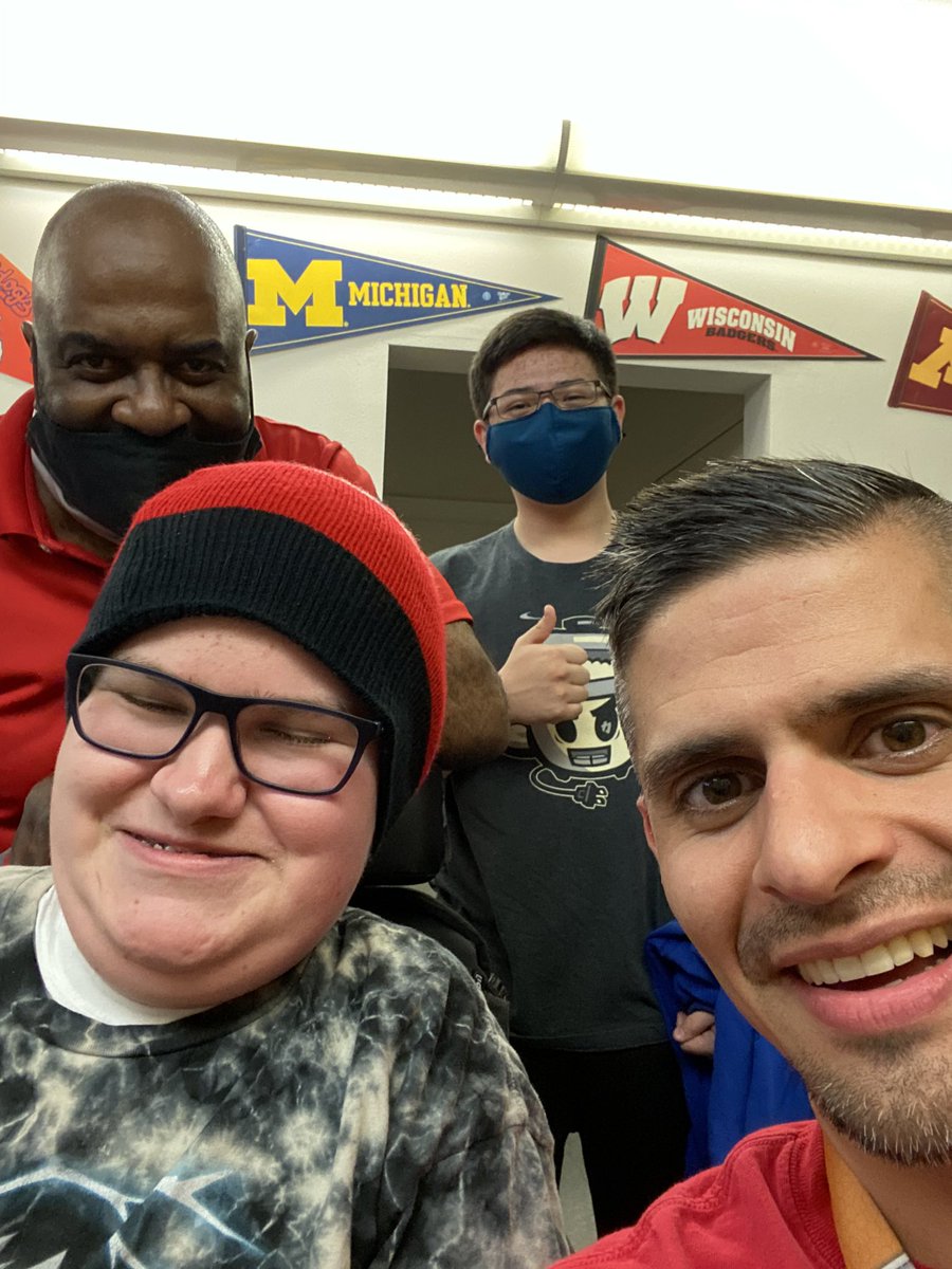 johnNcoffman's tweet photo. A few @rcsdkaseberg alums dropped by after their midterms to say hello. It was great catching up! #rcsdchampions https://t.co/rDaZefJurQ