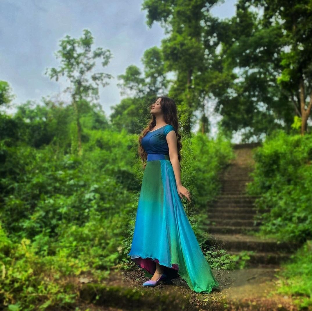 শুভ সকাল (good mornings) 🖤🦋🥀