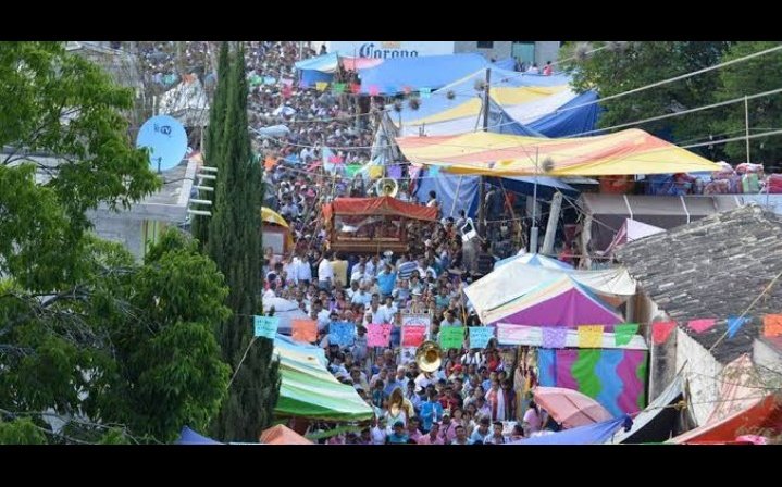 CCV434cuicateco's tweet photo. MFBN
La costumbre que tienes los cuicatecos son las fiestas religiosas de Santa María Ixcatlán que se realiza cada tercer viernes de pascua 
#costumbres 
#cuicatecos https://t.co/8LSv78zvqK