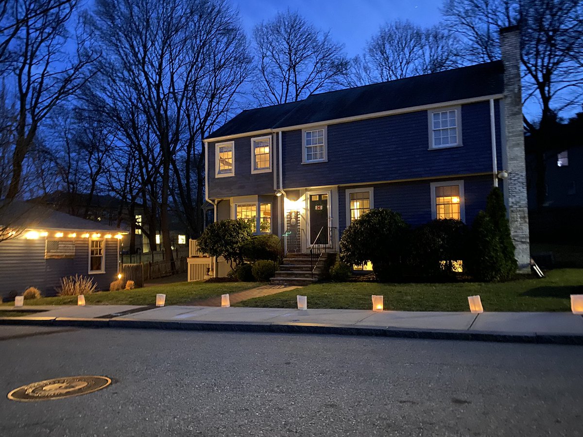 melrosemerrill's tweet photo. Thanks to all who are supporting the MHS Permanent Scholarship fund and the MHS Class of 2022. #lightupthenight @Melrose2022 https://t.co/2Qw9z6Aozh