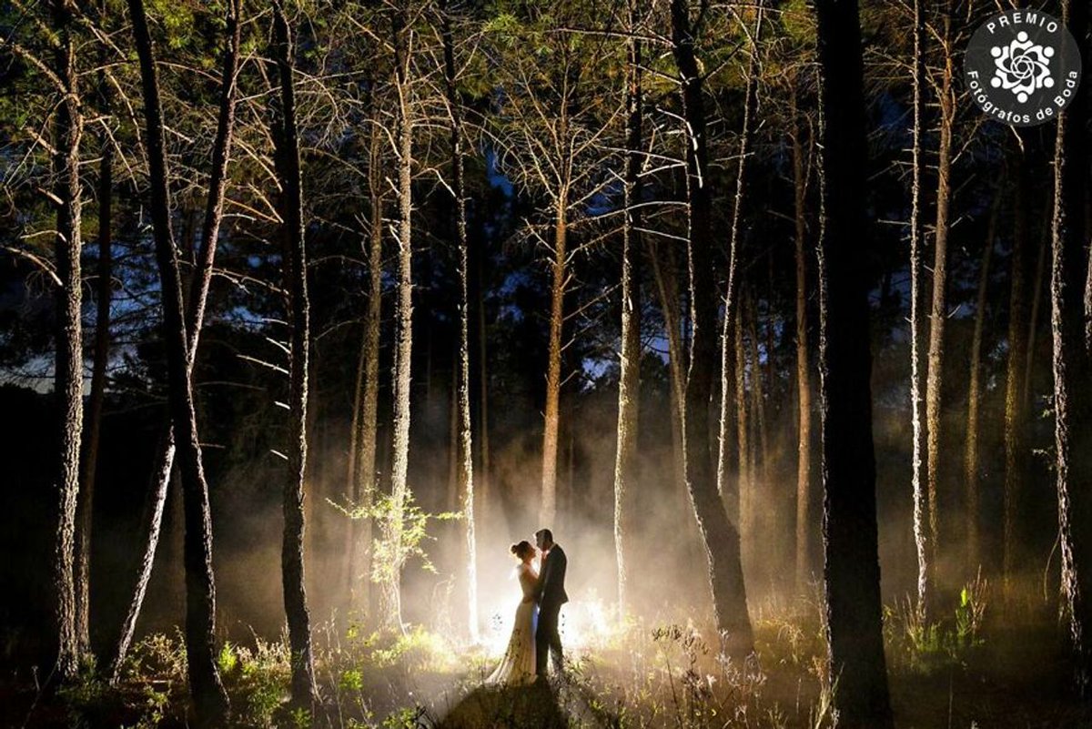 25 Lovely Winning Photos Of FdB Wedding Photography Awards 121clicks.com/inspirations/f…