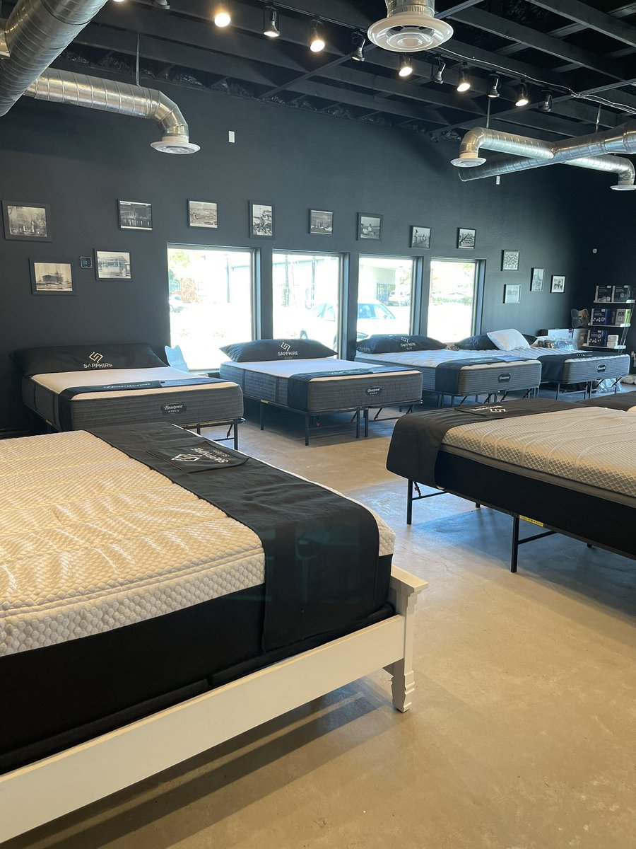 ThatMattressCC's tweet photo. New location is all set up. Thank you to our first customers at this location. https://t.co/FWOkIuhRB3