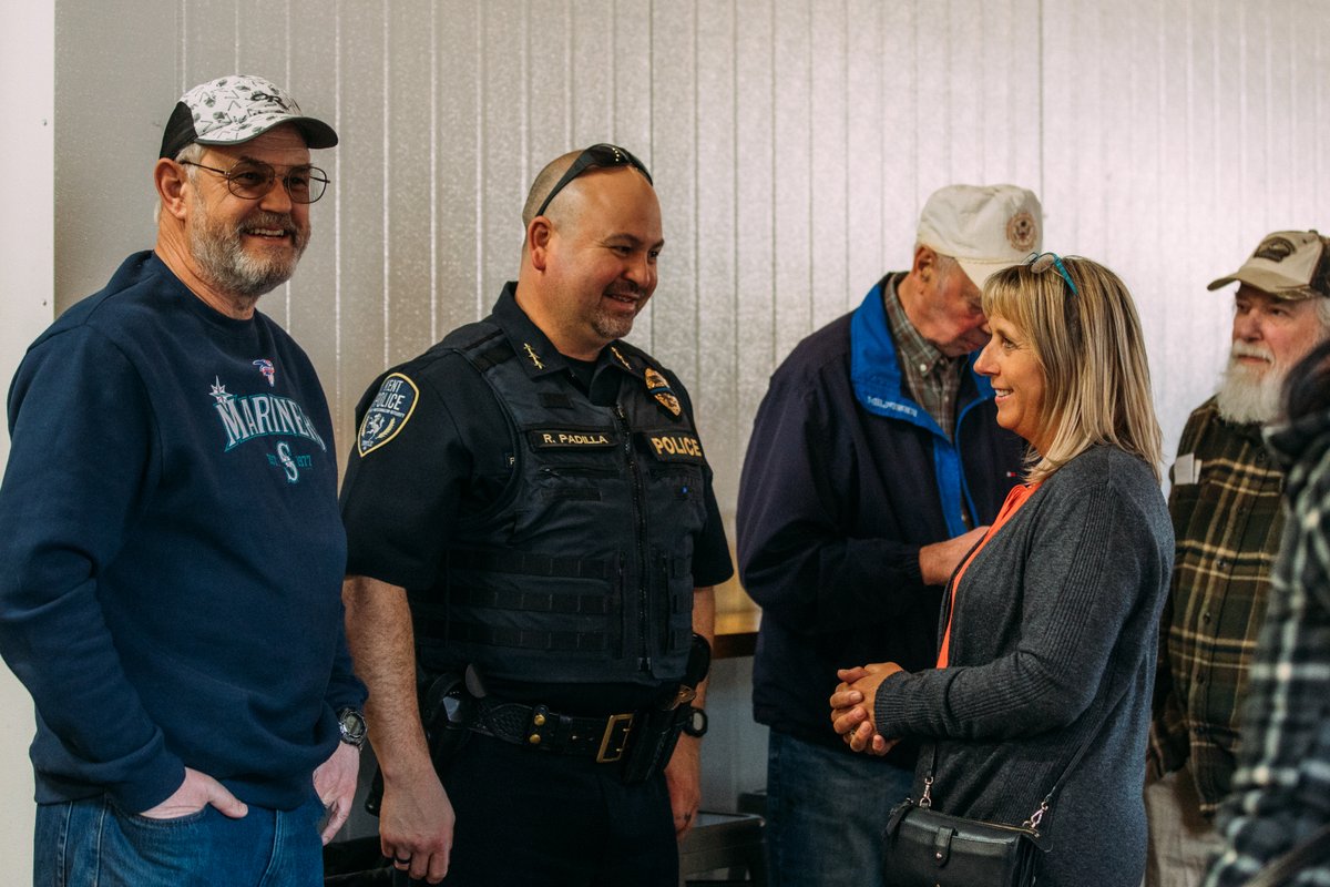 kentpd's tweet photo. Hops &amp; Cops @AirwaysBrewing was a great time &amp; well attended. Thanks for joining us! Missed it? Stay tuned for more Coffee with the Chief &amp; Hops &amp; Cops events coming soon. #kentpdway #WeAreKent #KentHopsandCops #Kentcommunity https://t.co/a1FBtYJz1e