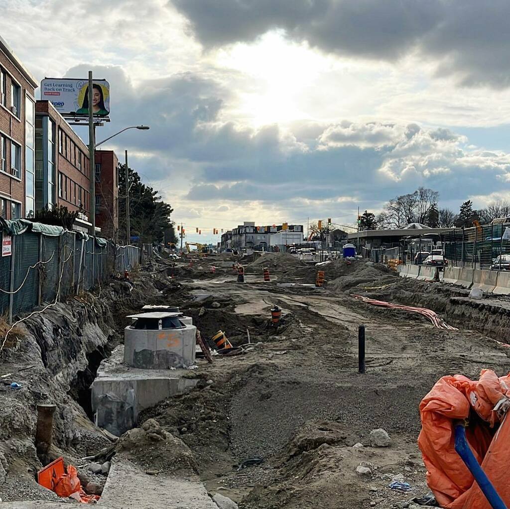 JasonParis's tweet photo. As you know, I’m committed to walking the entire length of Line 5 prior to its opening in (maybe) October. This week it was Laird to Cedarvale through Midtown. In no particular order, here are some of my captures.
•
•
•
#igerstoronto #toronto #ontar… https://t.co/yff7lya5lk https://t.co/vHLU5f3gTf