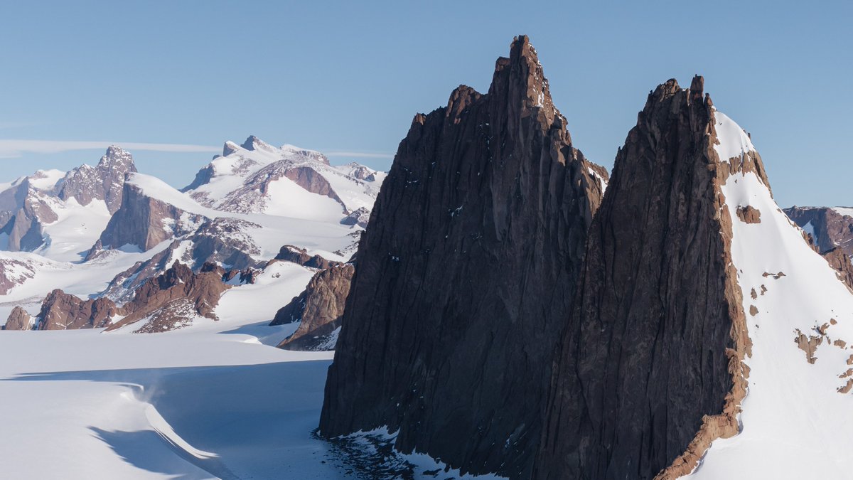 andrewling__'s tweet photo. My #NFTPhotography collection titled "Antarctica" is now live on @Foundation! Each 1 of 1 piece comes with a 30 inch by 40 inch framed, physical print--awarded to the first collector. #NFT #Photography #Art More information below: https://t.co/Gw7PcGyScr