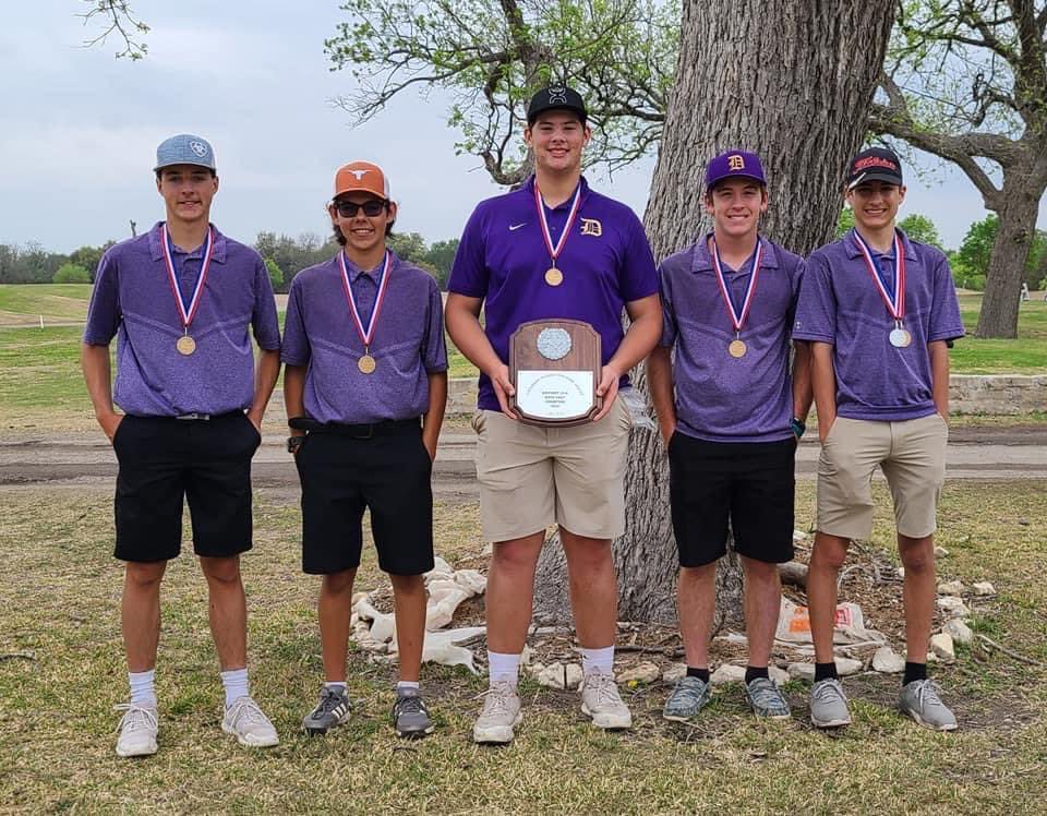 Ajbjr76's tweet photo. Advancing to Golf Regionals, first team @district, let’s take it to State! Kenny 2nd overall, 6th for me…I’ll take it. https://t.co/4giFSWBBR0