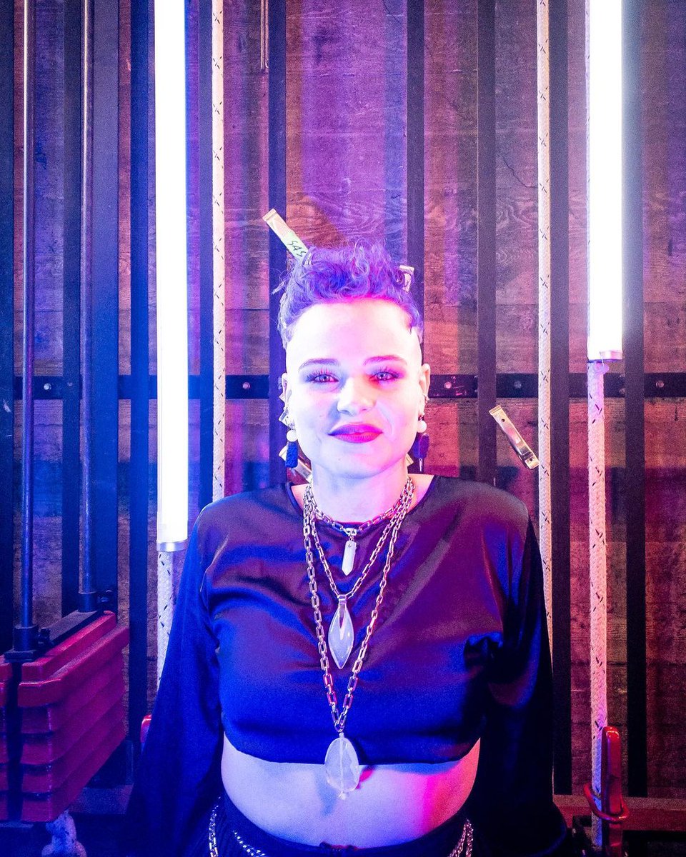 Tune in to <a href="/AmericanIdol/">American Idol</a> right now to see if I made it to the #Top24! #AmericanIdol #yolionidol #beautifulbrokenthings