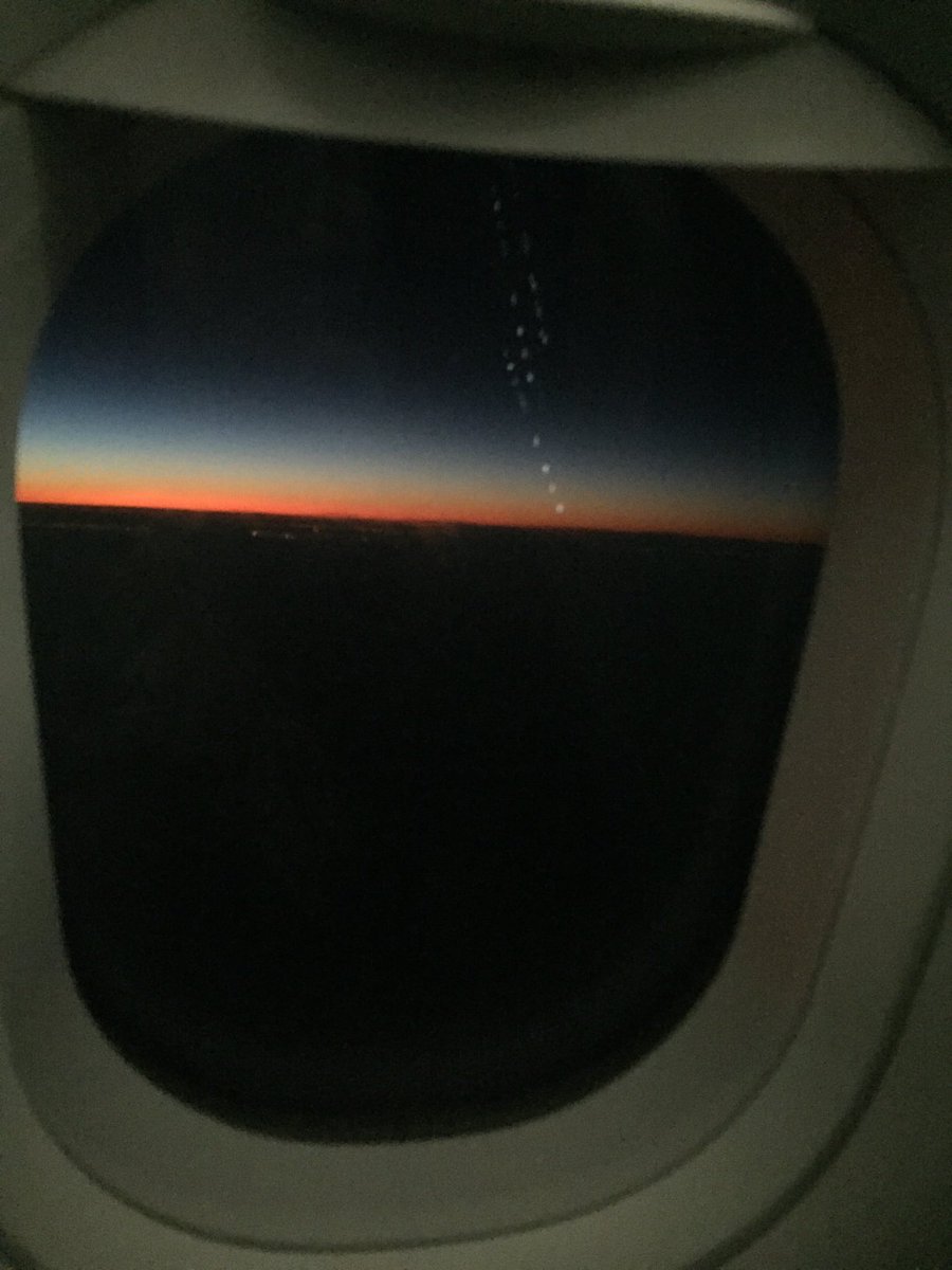 Spainguru's tweet photo. Thank you for the superb masterwork view ⁦@AmericanAir⁩ https://t.co/LFAEHBKlTp