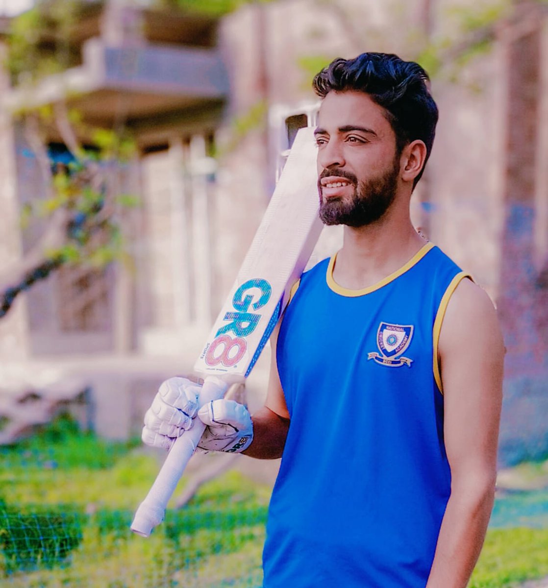gr8sportsindia's tweet photo. @MerMurtaza10 getting ready for the practice sessions with his armour #GR8Bat
He Just loves the way it performs, sounds and plays
#Ping #Balance & #Hittingpower has no match
It isn't a toy but a destructive weapon
#MadeinKashmir🍁 #Kashmir #CricketBat #Cricket #Batter https://t.co/kuOefebu7n