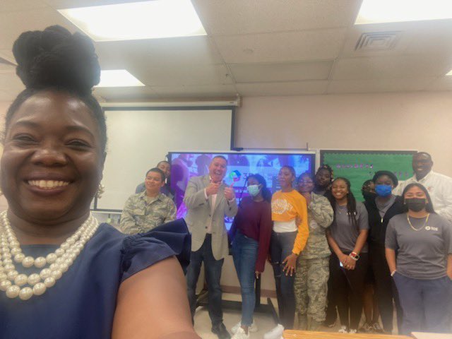 _MsKJohnson's tweet photo. Big thanks to @dancane for spending time with 3DE students at @LWCHSTrojans today! Our students were inspired by your story and words of wisdom. Mrs. Joyner captured this fun picture from our session! @elvisepps @JAofPBTC @cbarto1 @APGarate @LWHSChoice @kgwhetsell @3DEschools https://t.co/UHU7iO8WQ2