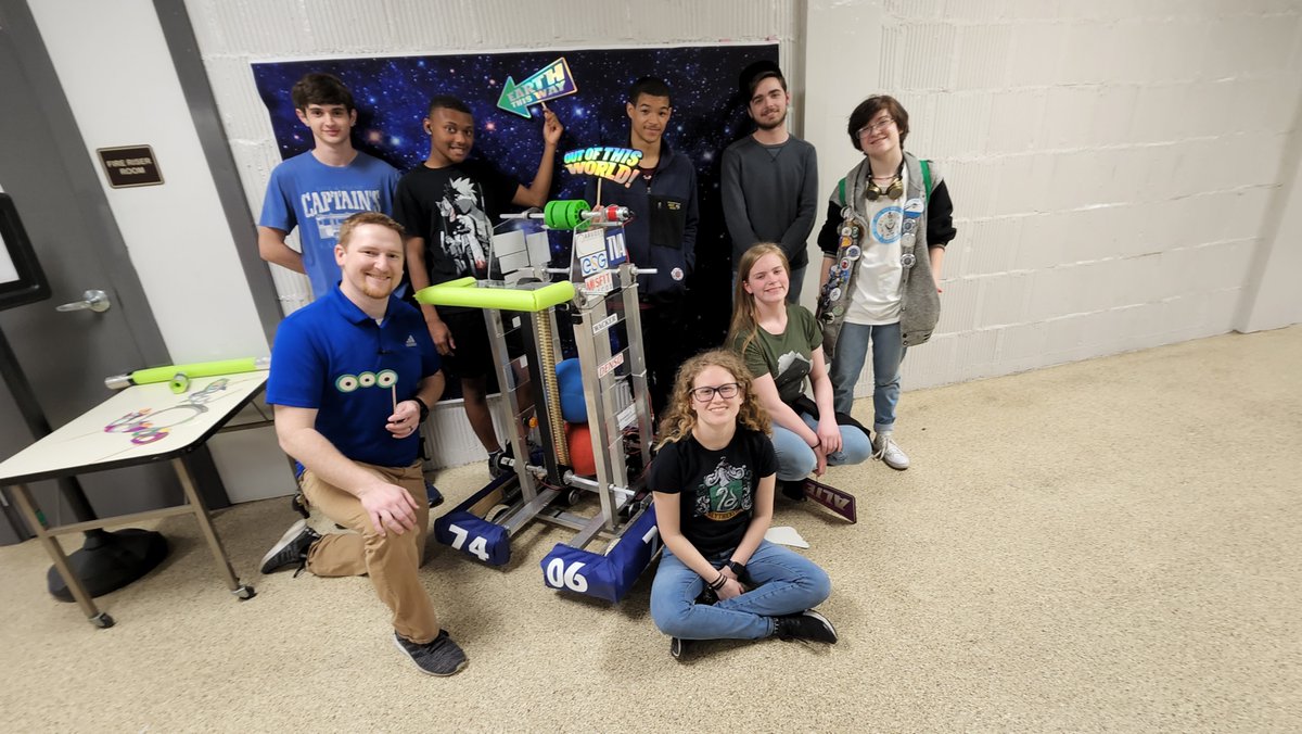 MinistryofMech1's tweet photo. Thank you @ArnoldMustangs for including us in your STEM night! Our team had a blast hanging out with your students, letting them experience our competition robot, and learning about 3D Printing! #STEM https://t.co/0Xzrks5nX0