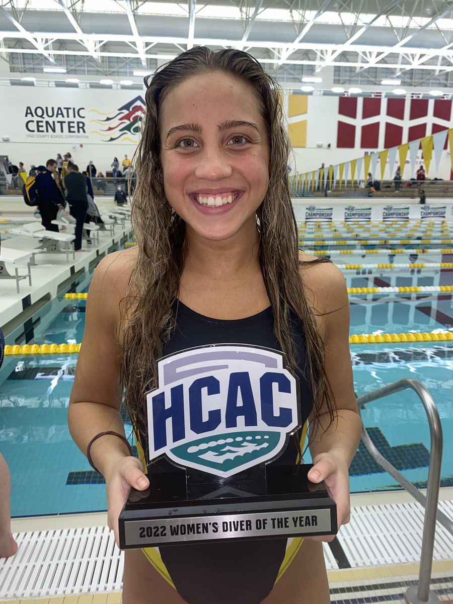 faithalexa_'s tweet photo. #D3Week I chose D3, specifically @FCGrizAthletics, to have coaches &amp; professors who acknowledge &amp; value my identity as both a student &amp; an athlete. Challenges promote success &amp; good character, &amp; it’s a blessing to be constantly challenged in the classroom &amp; in the pool!! https://t.co/qSuJlwpxB8