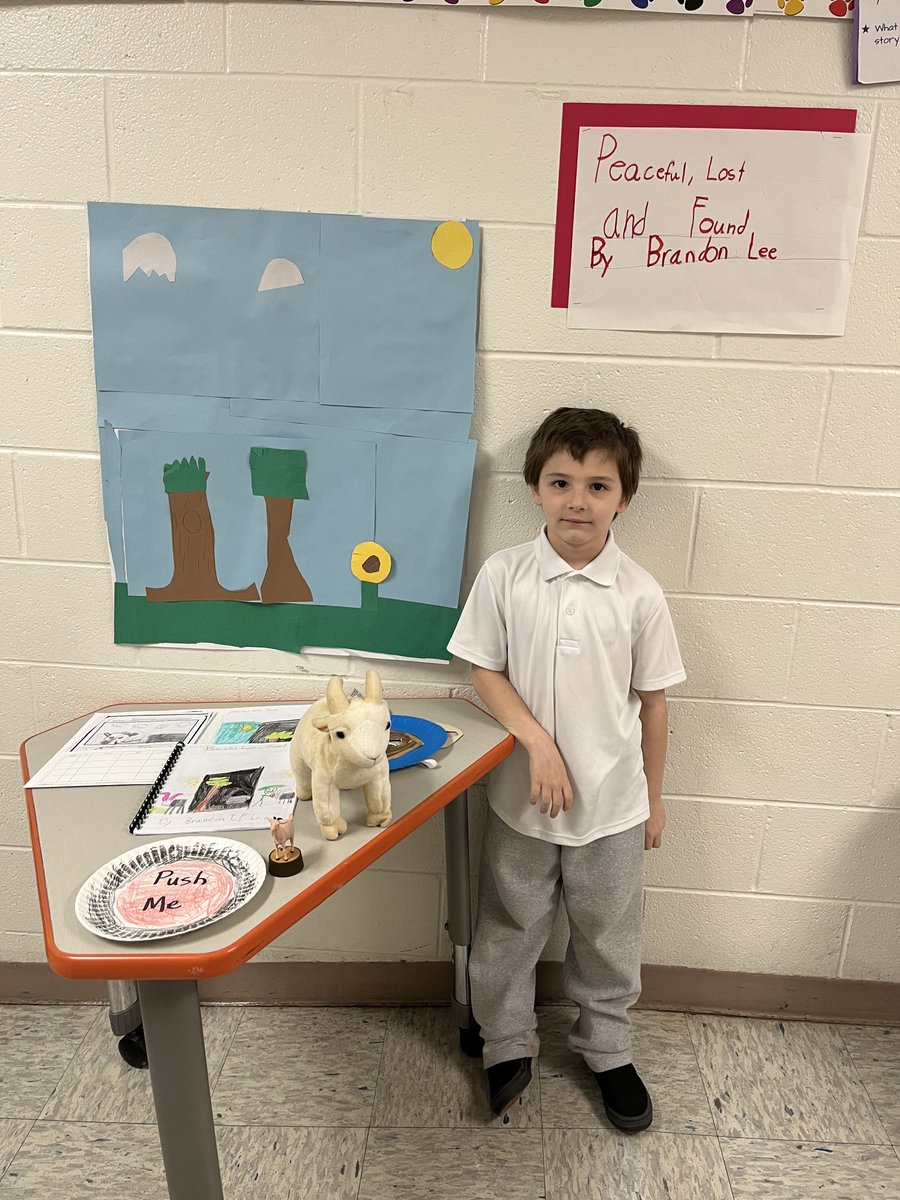 kkvaughan70's tweet photo. Our second graders did an amazing job making their animal stories come alive at our Expo tonight. ⁦@CarrsvilleElem⁩ https://t.co/N7sZOxaVAI