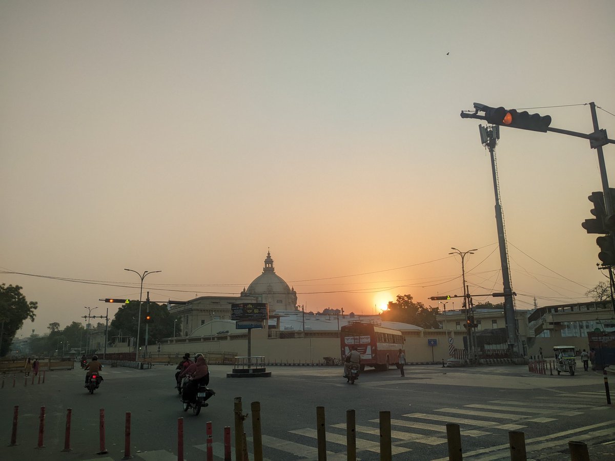AkarshM07274725's tweet photo. सुप्रभात 🌄
🚩हर हर महादेव 🚩
🙏🙏🙏🙏🙏🙏 https://t.co/4mN25OsWbg