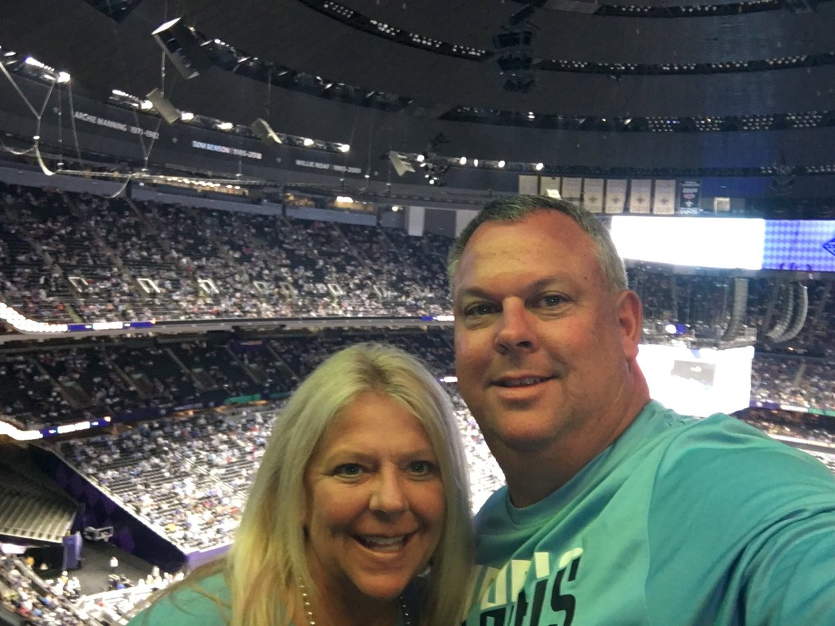 brad_stieg's tweet photo. Ready for the National Championship Game!  Let’s go Heels!  #uncselfie https://t.co/Bvs0IQjZTg