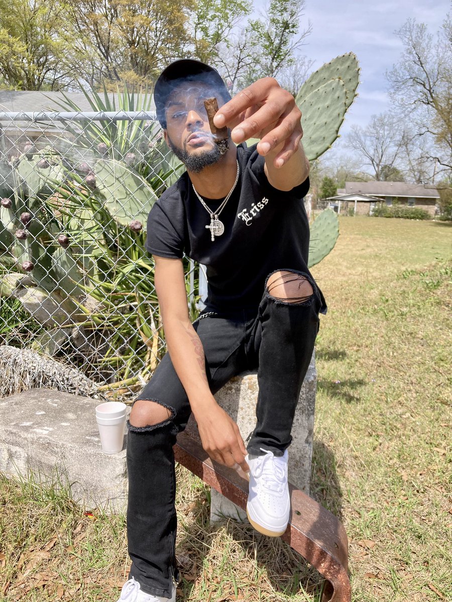 Shawdeetino's tweet photo. They say “Shawdee U Hard”🤧🕊.. (Meanwhile I’m Already Knowin)‼️ #LLDAGUYS🖤👼 #ErissMf💋 #DPWS🗼💕 https://t.co/x2OVdSGFml