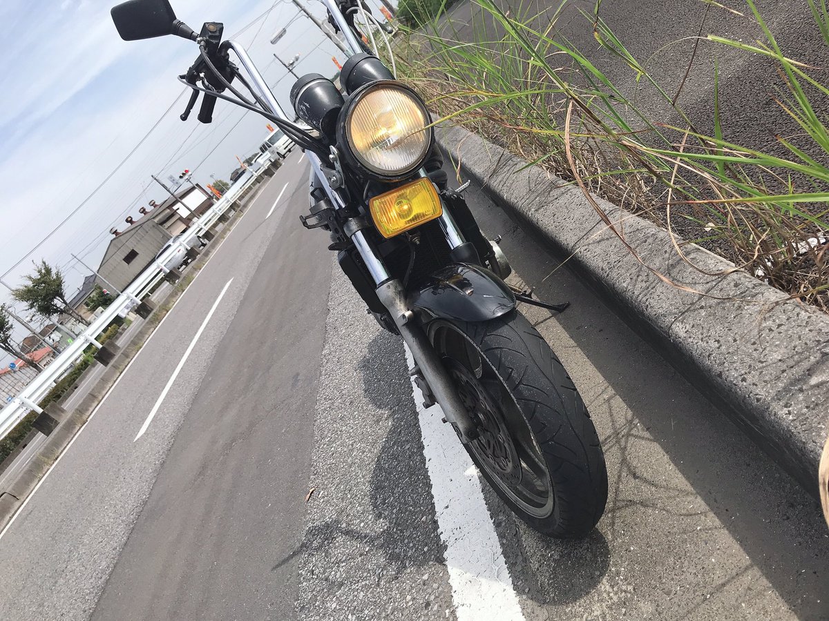 ns132942285's tweet photo. #バリオス売ります
バリオスA1cbr400f仕様になります。
改造点フォグ.コールハン新品なので別当いただきます。いらなければアップ絞りハンドルになります。4-2-1マフラー
ピヨピヨバイザー、cbr400f変換テールほぼ新品なので欲しいなら別当貰います
旗棒、軽スロsp https://t.co/LJZ9RKX95K