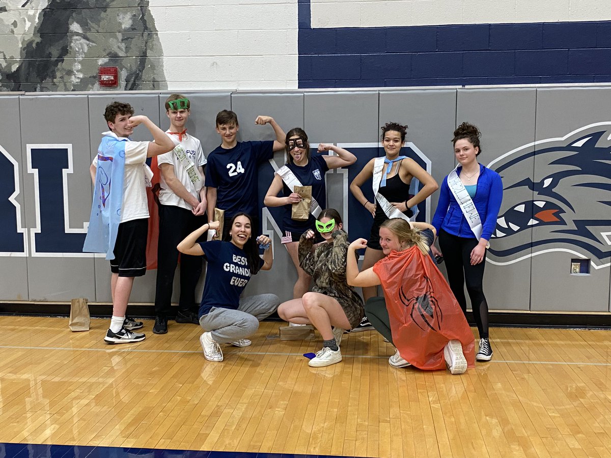 The Superheroes are the 2022 winner for BEST THEME! 🦸‍♀️🦸🦸‍♀️🦸‍♂️ #LinkVolleyballNight2022