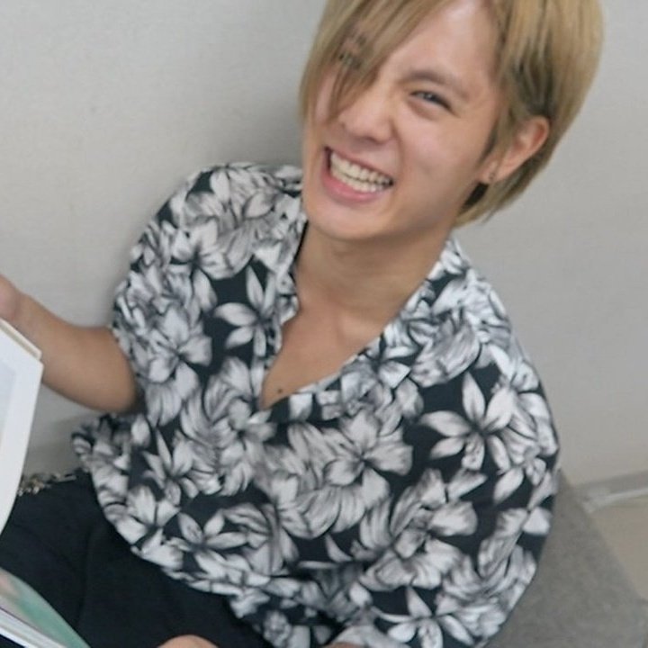 jokeamotow's tweet photo. His smiling face. 💚😊 https://t.co/93No6wS9CK