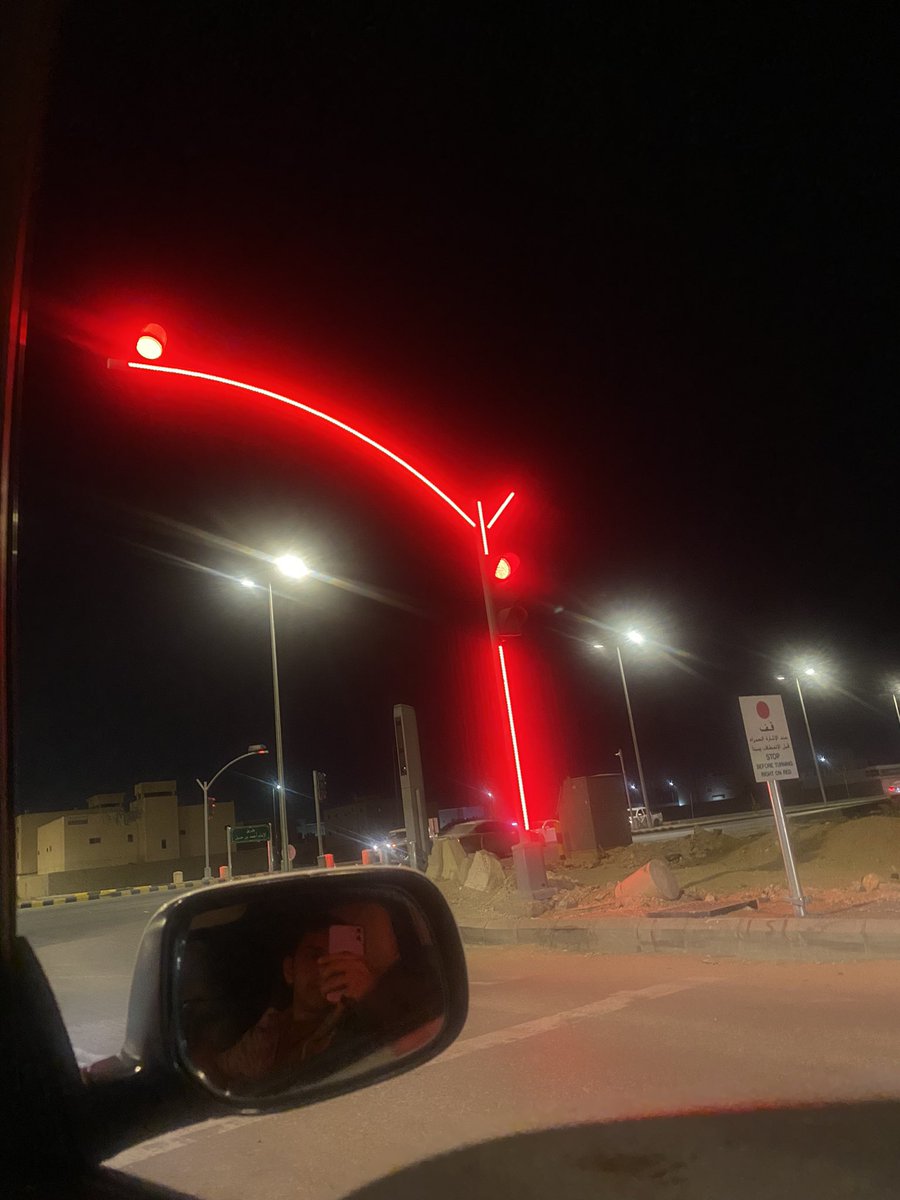 NaaserAbdullahX's tweet photo. @eMoroor اشارة لا يوجد لديها لوحه رقمه ويوجد فيها ساهر https://t.co/Oq2xfNY8x8