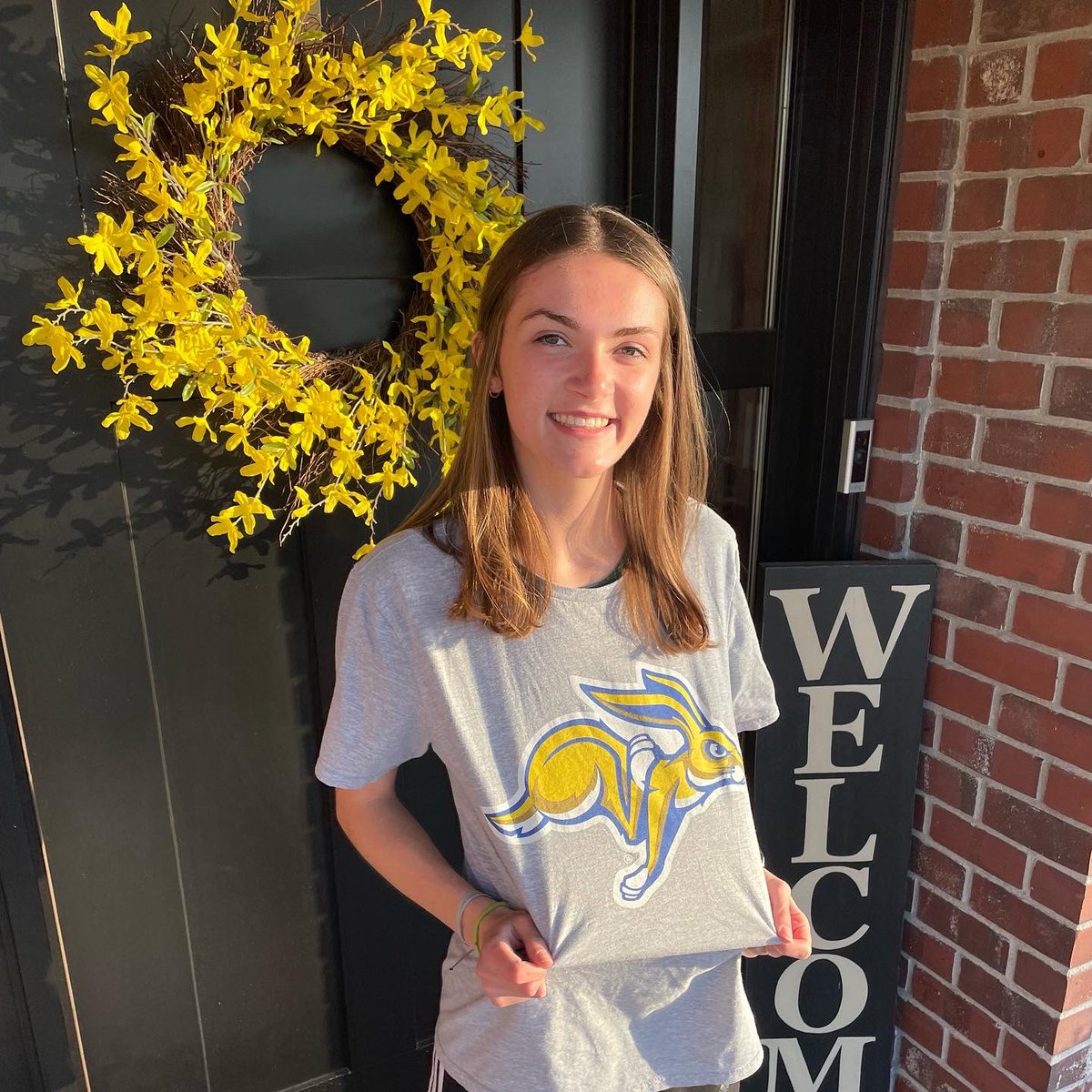 abbydeutsch1's tweet photo. So excited to announce my official commitment to South Dakota State University to continue my academic and athletic career! I can’t thank my family, teammates, friends, and coaches enough for their overwhelming support throughout this process. Go Jacks! 💙💛 @LSWXC @lsw_track https://t.co/HEMMSX58dw