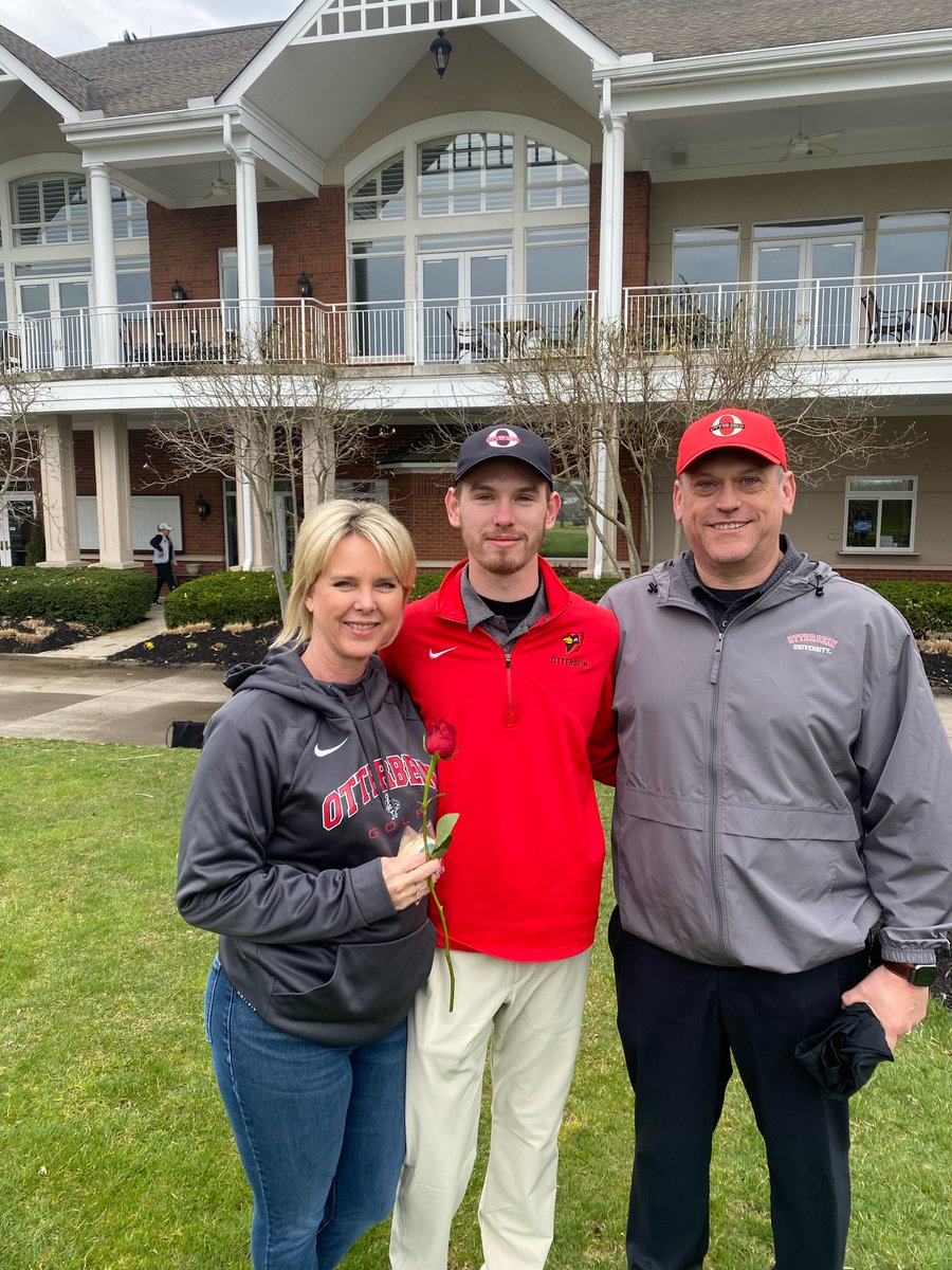 Ott_Athletics's tweet photo. Men's Golf battles Capital to a wild match-play deadlock (5.5 to 5.5) in Roush Auto Rivalry Showdown at The Heritage Club... while also recognizing four seniors before teeing off! Possession of the rivalry oar will now be decided at OAC's. Full recap here: https://t.co/64Q939ORbu https://t.co/qgDWShv0z4