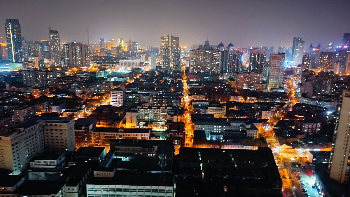 连拍三天。。。有点扛不住
这是第一天拍的夜景。手机智能拍摄
我都不想住相机拍的图了。。。
无语。。。 https://t.co/a08E6T6l4v