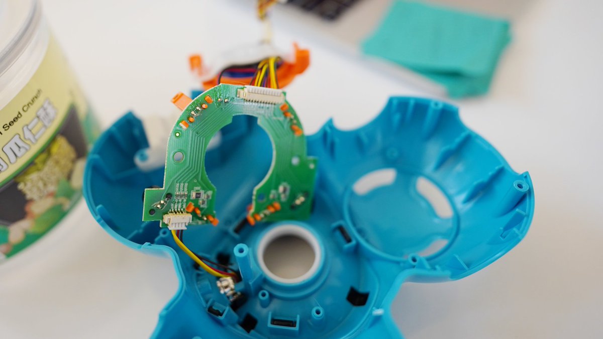 davidleeedtech's tweet photo. Really enjoyed the @ProjectZeroHGSE's Parts, Purposes, Complexities activity where we made observations of an object and got the opportunity to "dissect" it to explore its complexity; to gain a deeper understanding.
#makerculture #makermovement #makerspace #stemchat #steamchat https://t.co/Rb6NCMH1AV