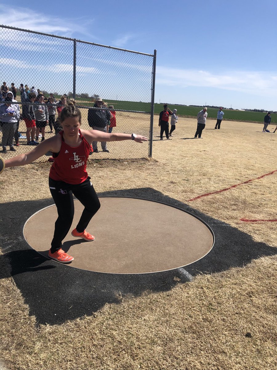 LHStrack_XC's tweet photo. Spotlight athletes from our Watonga Track meet:

Gracie Tytenicz (Senior)
2nd place Shot Put - 34’11”
4th place Discus - 100’4”

Quintin Richardson (Sophomore)
2nd place High Jump - 6’0”
2nd place 4x100 - 45.46
2nd place 4x200 - 1:34.65 *School Record*
2nd place 200m dash - 24.24 https://t.co/4IZF9bFO6o