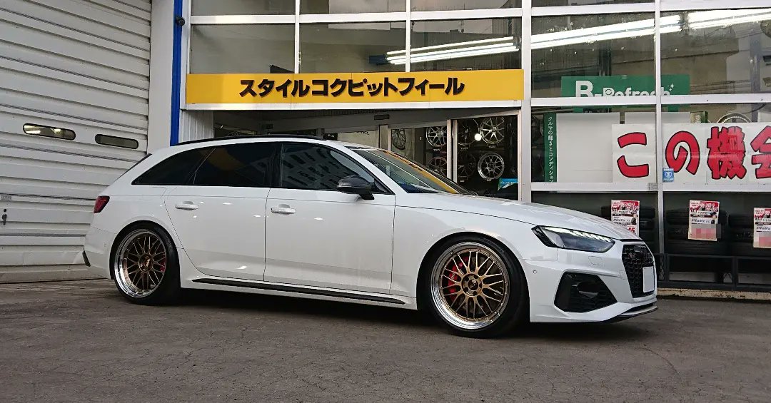 kazuomix103's tweet photo. BBS LM Limited model
Diamond Gold💎 ×
BKBDrim(DG-BKBD)の装着作業✨
AUDI RS4 AVANT
https://t.co/nxY3dl9qwG
#BBS
#Forgedwheels
#Limitedmodel
#LM
#DiamondGold
#AUDI
#RS4
#AVANT https://t.co/O6PjqMHXVQ