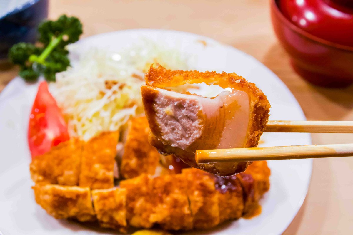 5amRamen's tweet photo. One of Tokyo's most legendary tonkatsu restaurants...TONKI! You'll see more #NotRamen blog posts this year 😃
They're known for their thick panko (deep-fried breadcrumbs):
https://t.co/u50SBPYO5i
#tonkatsu #Japanesefood #Meguro #Tokyo #pork #Japan #Japanfood #5amRamen https://t.co/aYc3gR4NcR