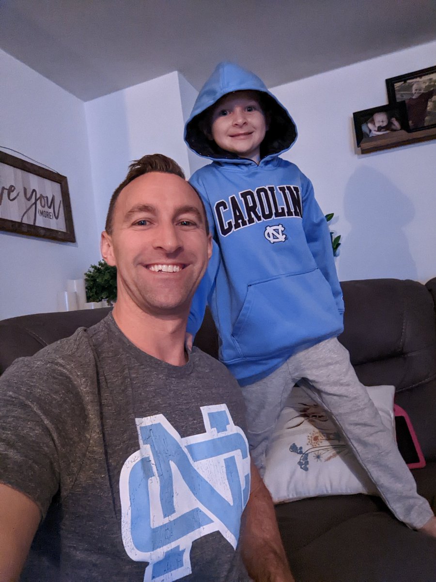 StickyHeels3's tweet photo. We ready 💪💪💪🔥🔥🔥 #LetsGoTarHeels #BleedCarolinaBlue #1More https://t.co/I1ve3W9bFa