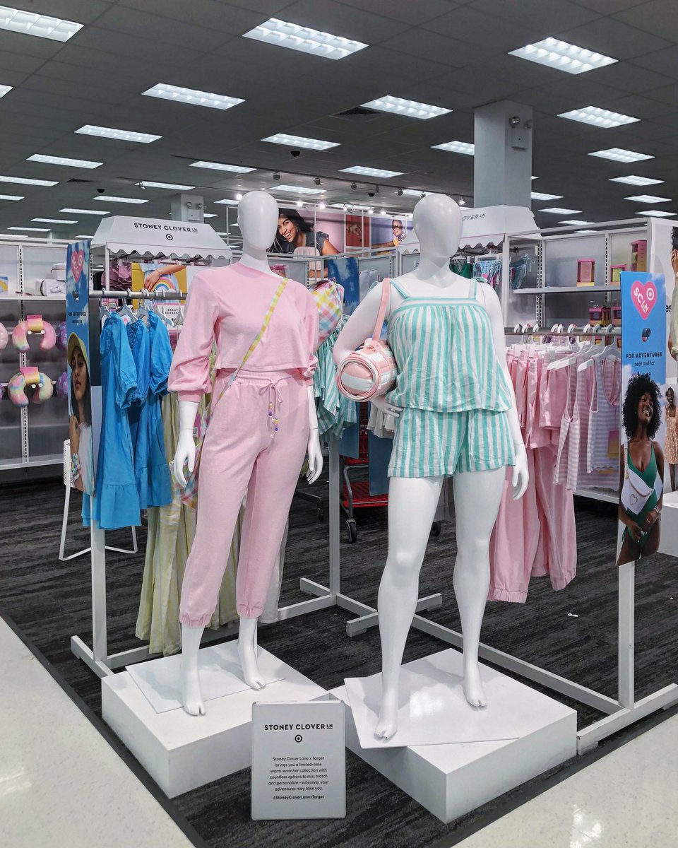 AlejandroC_VM's tweet photo. Summers right around the corner!!!!!
πππ
Quick Recognition to Style TL Jess and TM Alondra on this LTO #StoneyCloverLanexTarget set
Grabbed a quick snap shot before shelves empty out again
#Target
#KingsHighway
#TargetxKingsHighway
#Brooklyn https://t.co/RZ78UWwaei