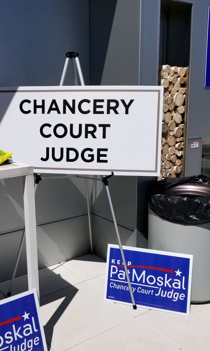 MoskalforJudge's tweet photo. Enjoyed One Nashville's "Party to the Polls" Fish Fry on a beautiful Sunday afternoon. Thank you Rev. @enochfuzz55 and Jessica Grace Williams. Let's get out the VOTE! #keeppatmoskal #vote #nashville #chancerycourt #gotv https://t.co/C9I1wStJlx