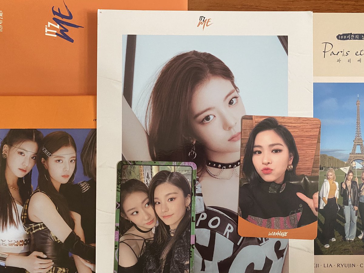 Jb25956801's tweet photo. Wts lfb ph #itzyph #itzyjyp last price take all 5500 10 albums complete inclusions pcs pob, mafia with poster. Kindly dm me. #itzy_wannabe #itzy_notshy #itzy_mafia 5500 take all ba po. Unahan nalang. https://t.co/9gFOz4wpWy