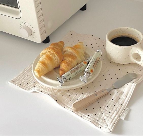 Breakfast is the best way to start the day.